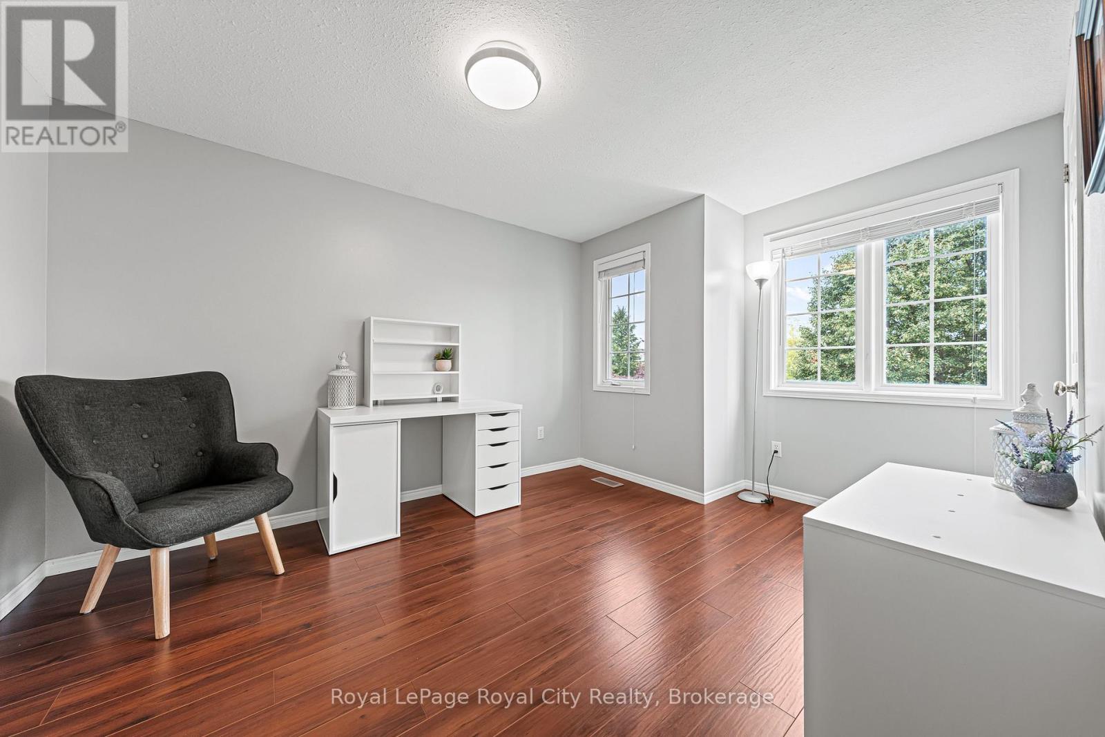 












89 DOYLE DRIVE

,
Guelph (Clairfields/Hanlon Business Park),




Ontario
N1G5B9

