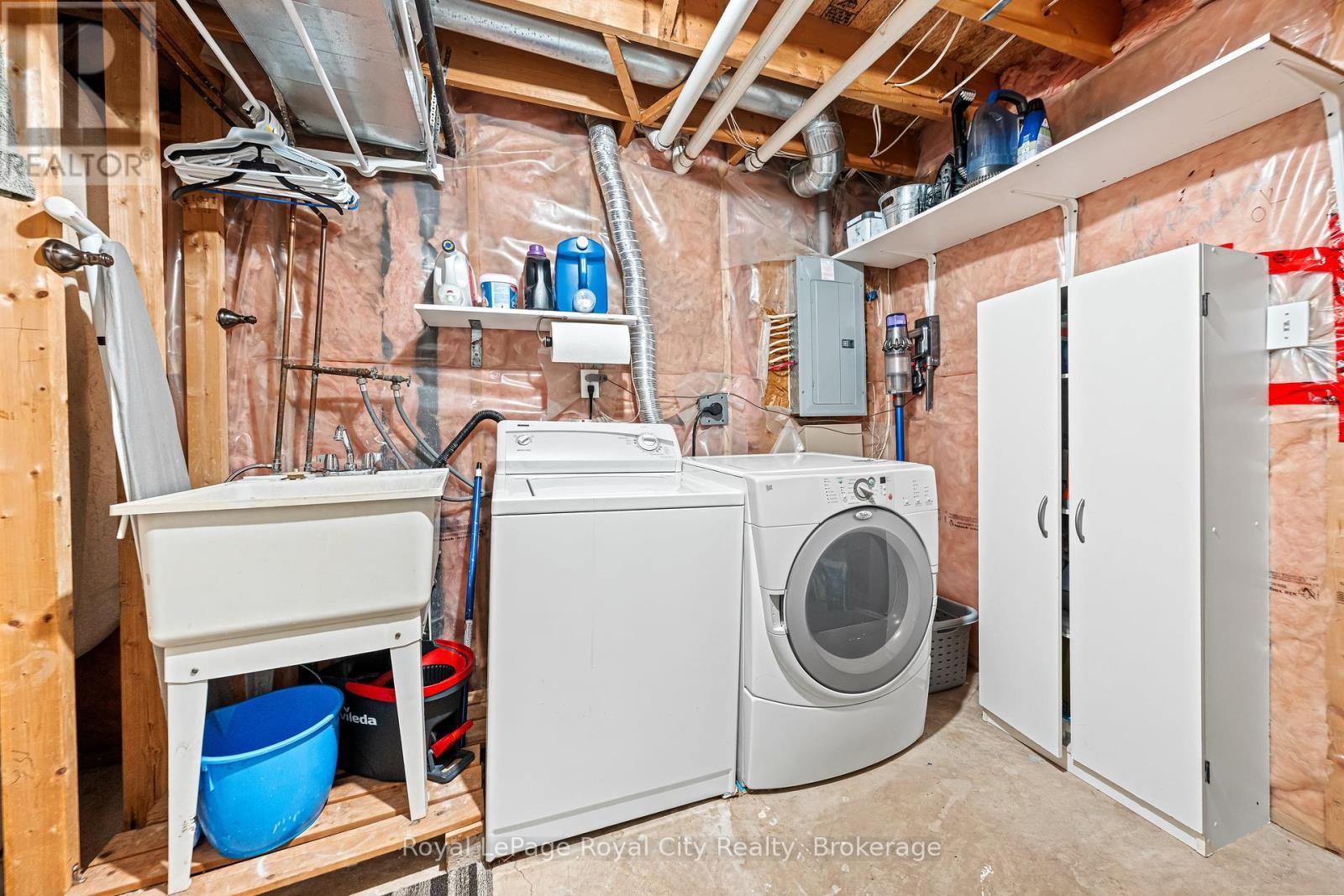 












89 DOYLE DRIVE

,
Guelph (Clairfields/Hanlon Business Park),




Ontario
N1G5B9

