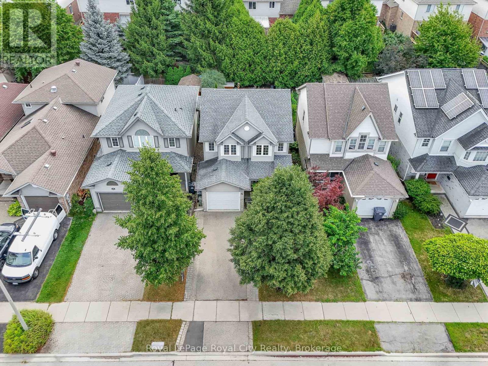 












89 DOYLE DRIVE

,
Guelph (Clairfields/Hanlon Business Park),




Ontario
N1G5B9

