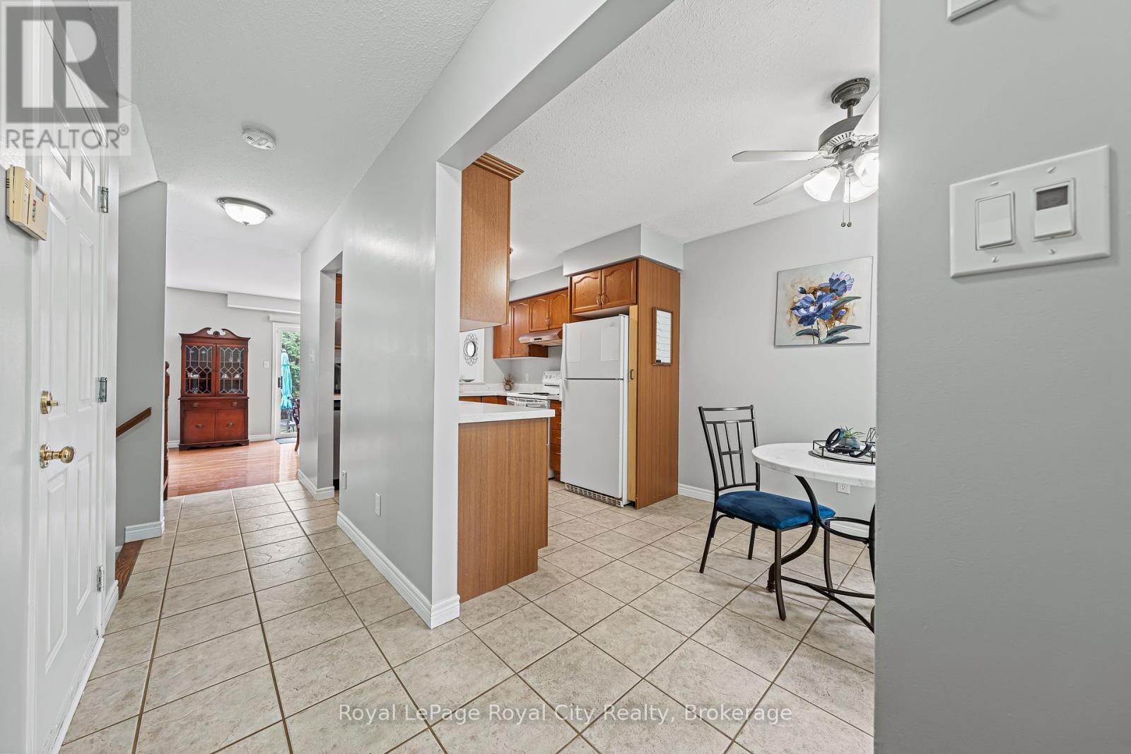 












89 DOYLE DRIVE

,
Guelph (Clairfields/Hanlon Business Park),




Ontario
N1G5B9

