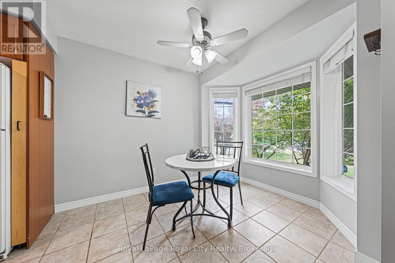 












89 DOYLE DRIVE

,
Guelph (Clairfields/Hanlon Business Park),




Ontario
N1G5B9

