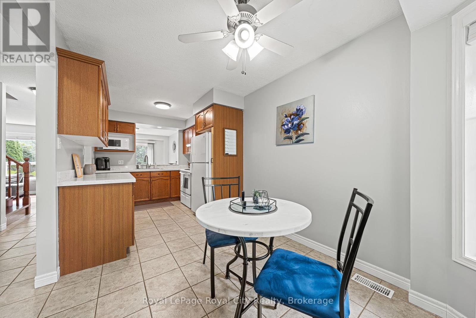 












89 DOYLE DRIVE

,
Guelph (Clairfields/Hanlon Business Park),




Ontario
N1G5B9

