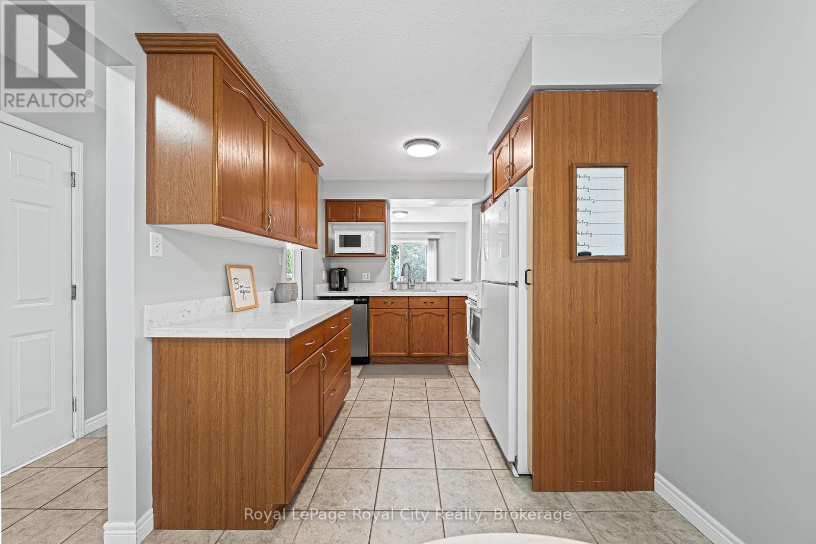 












89 DOYLE DRIVE

,
Guelph (Clairfields/Hanlon Business Park),




Ontario
N1G5B9

