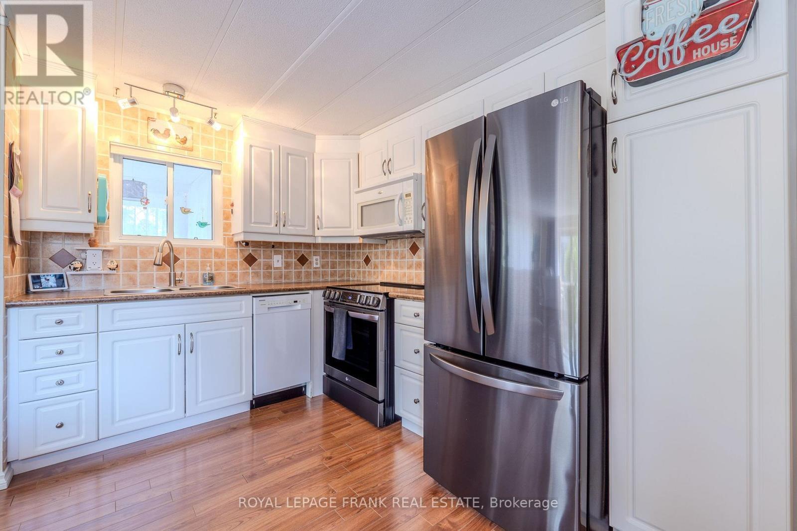 












10 FENELON WAY

,
Kawartha Lakes (Lindsay),




Ontario
K9V0H5

