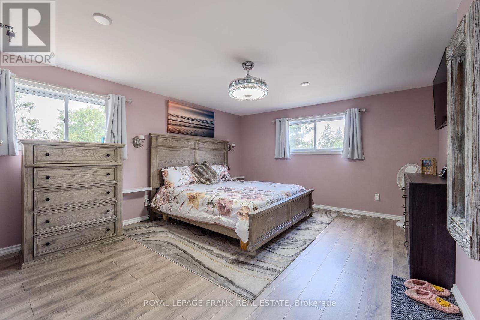 












10 FENELON WAY

,
Kawartha Lakes (Lindsay),




Ontario
K9V0H5

