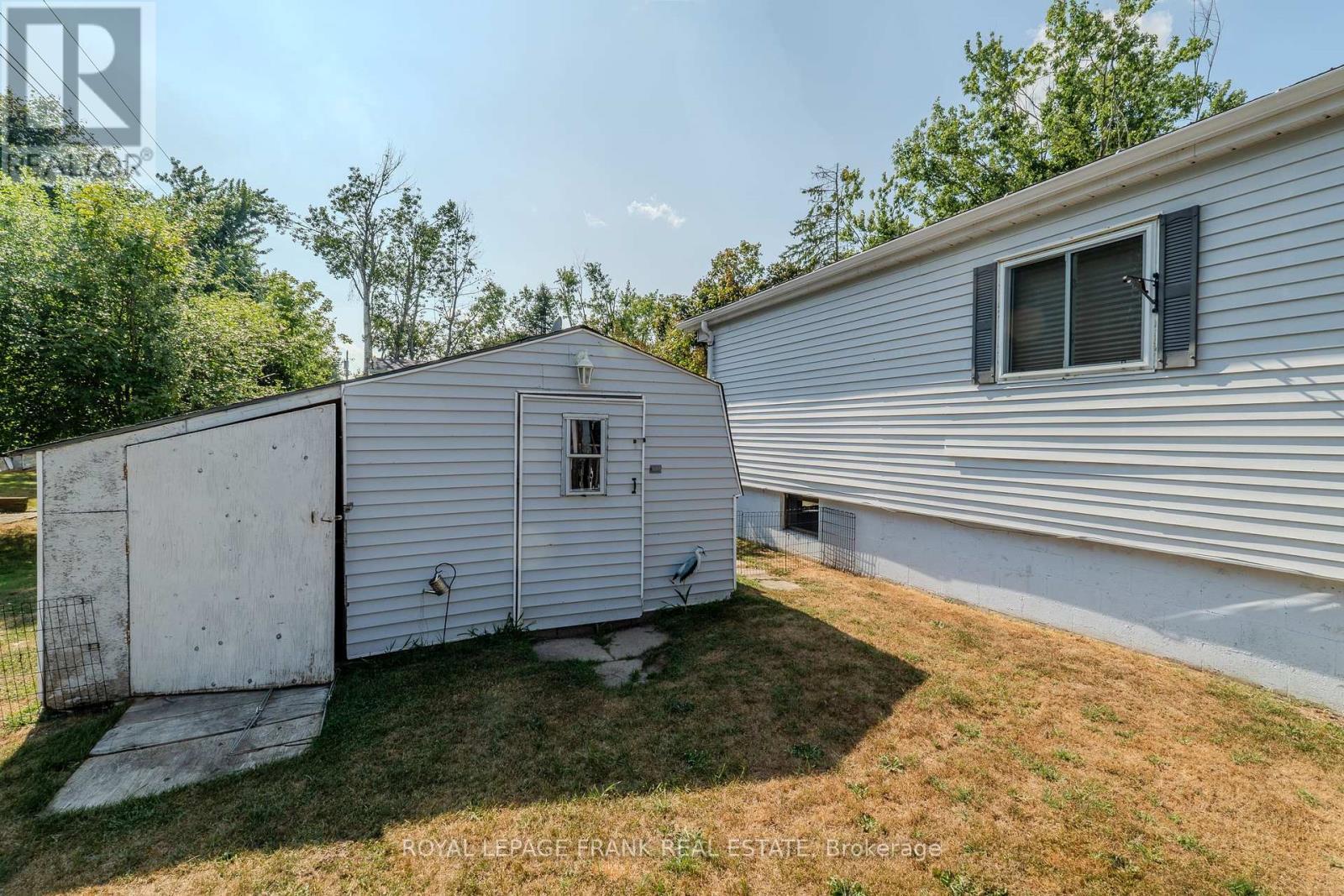 












10 FENELON WAY

,
Kawartha Lakes (Lindsay),




Ontario
K9V0H5

