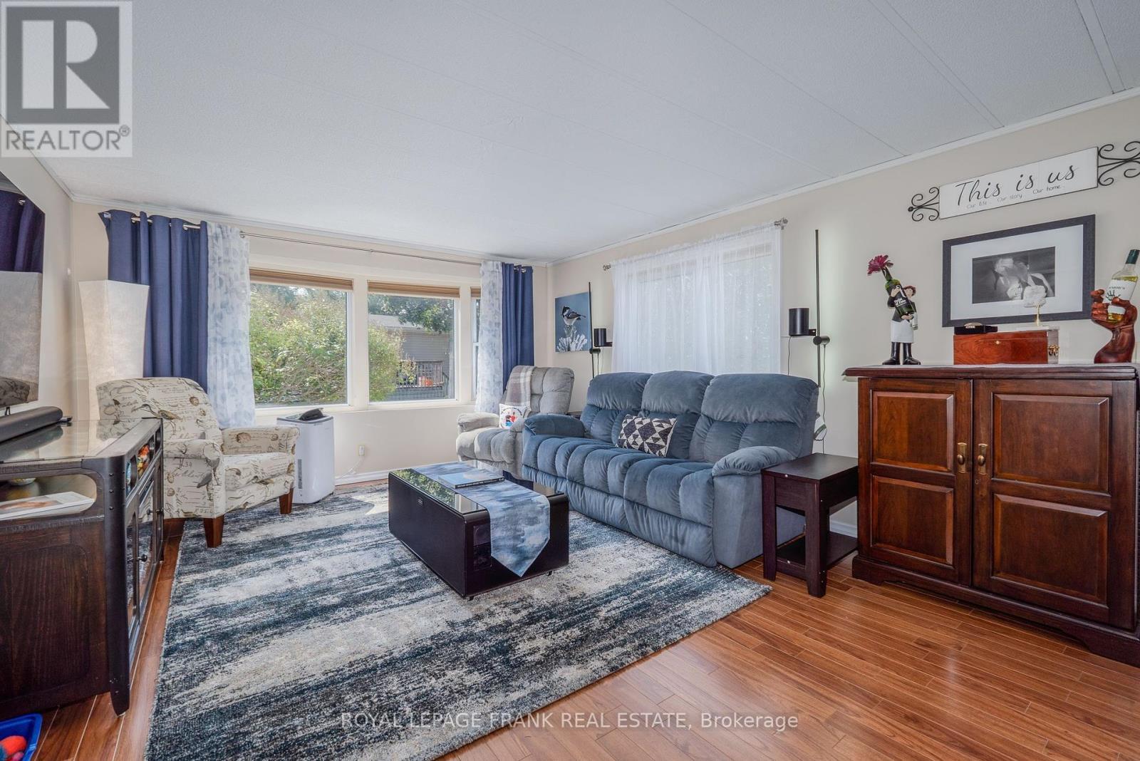 












10 FENELON WAY

,
Kawartha Lakes (Lindsay),




Ontario
K9V0H5

