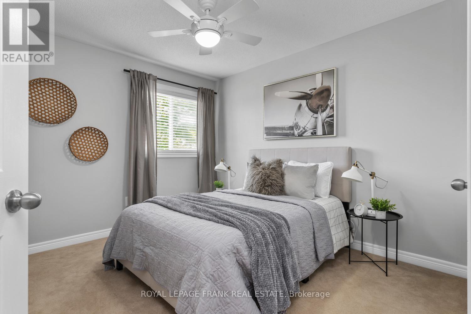 












11 STAPLES AVENUE

,
Clarington (Courtice),




Ontario
L1E3H1

