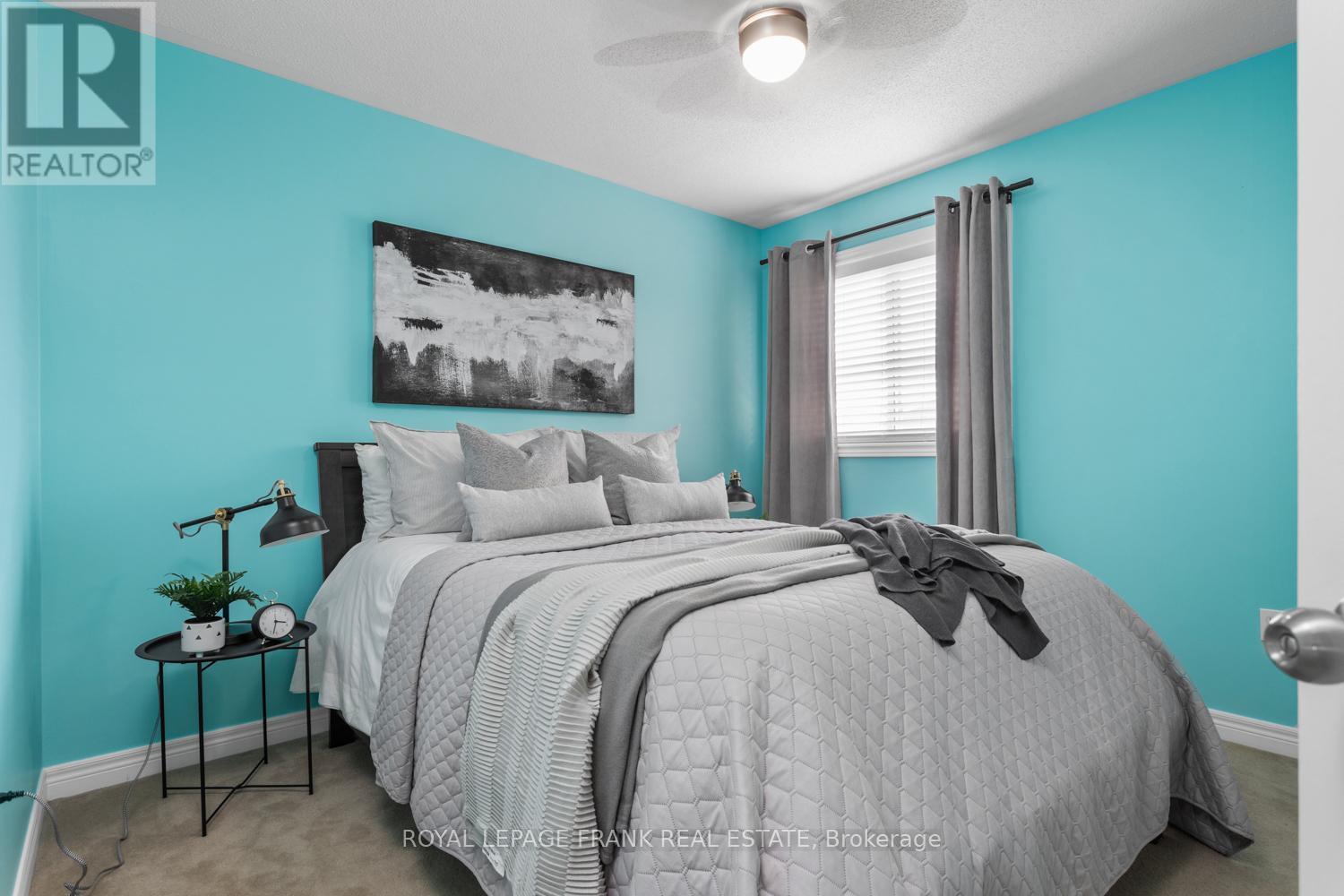 












11 STAPLES AVENUE

,
Clarington (Courtice),




Ontario
L1E3H1

