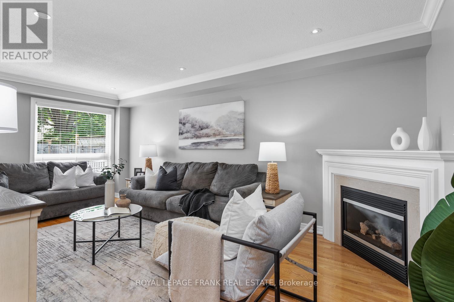 












11 STAPLES AVENUE

,
Clarington (Courtice),




Ontario
L1E3H1


