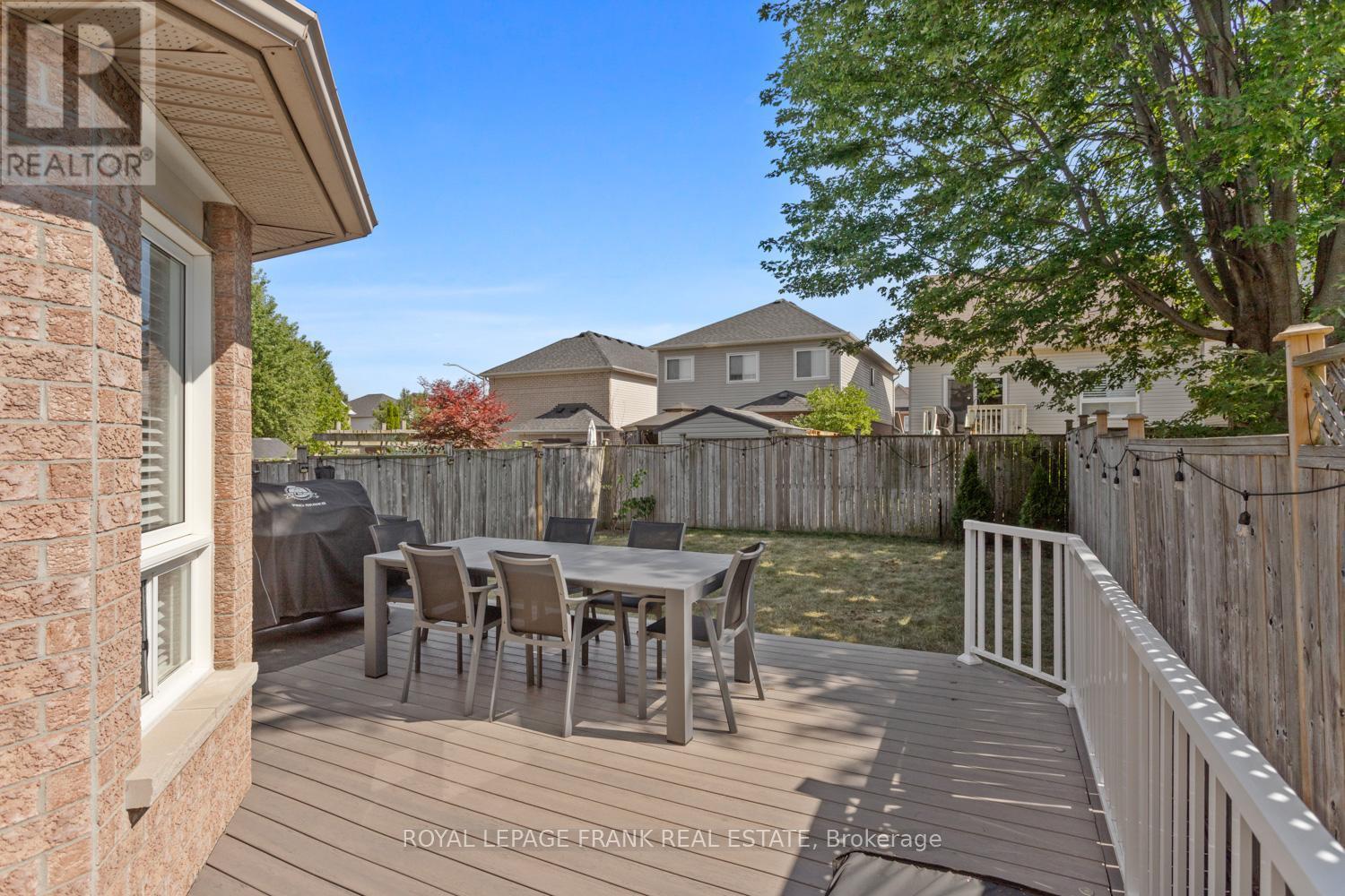 












11 STAPLES AVENUE

,
Clarington (Courtice),




Ontario
L1E3H1

