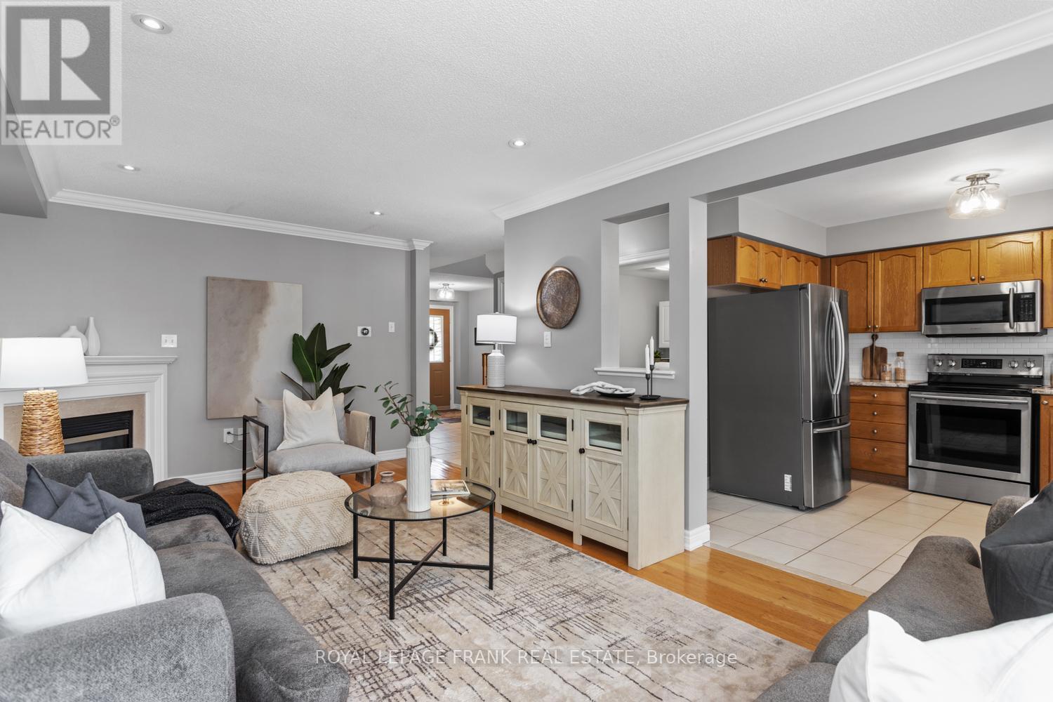 












11 STAPLES AVENUE

,
Clarington (Courtice),




Ontario
L1E3H1

