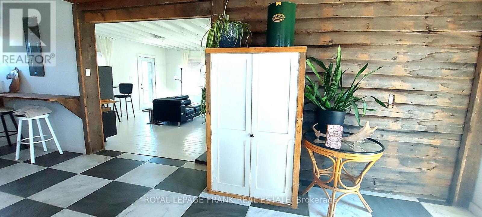 












83 STORE STREET

,
Tweed (Elzevir (Twp)),




Ontario
K0K3J0

