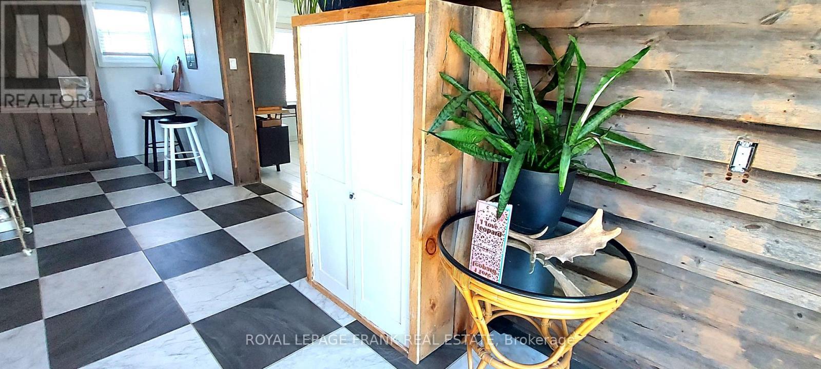 












83 STORE STREET

,
Tweed (Elzevir (Twp)),




Ontario
K0K3J0


