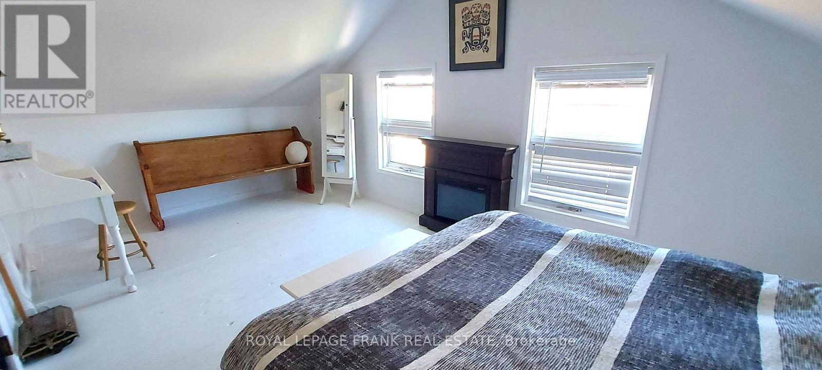 












83 STORE STREET

,
Tweed (Elzevir (Twp)),




Ontario
K0K3J0

