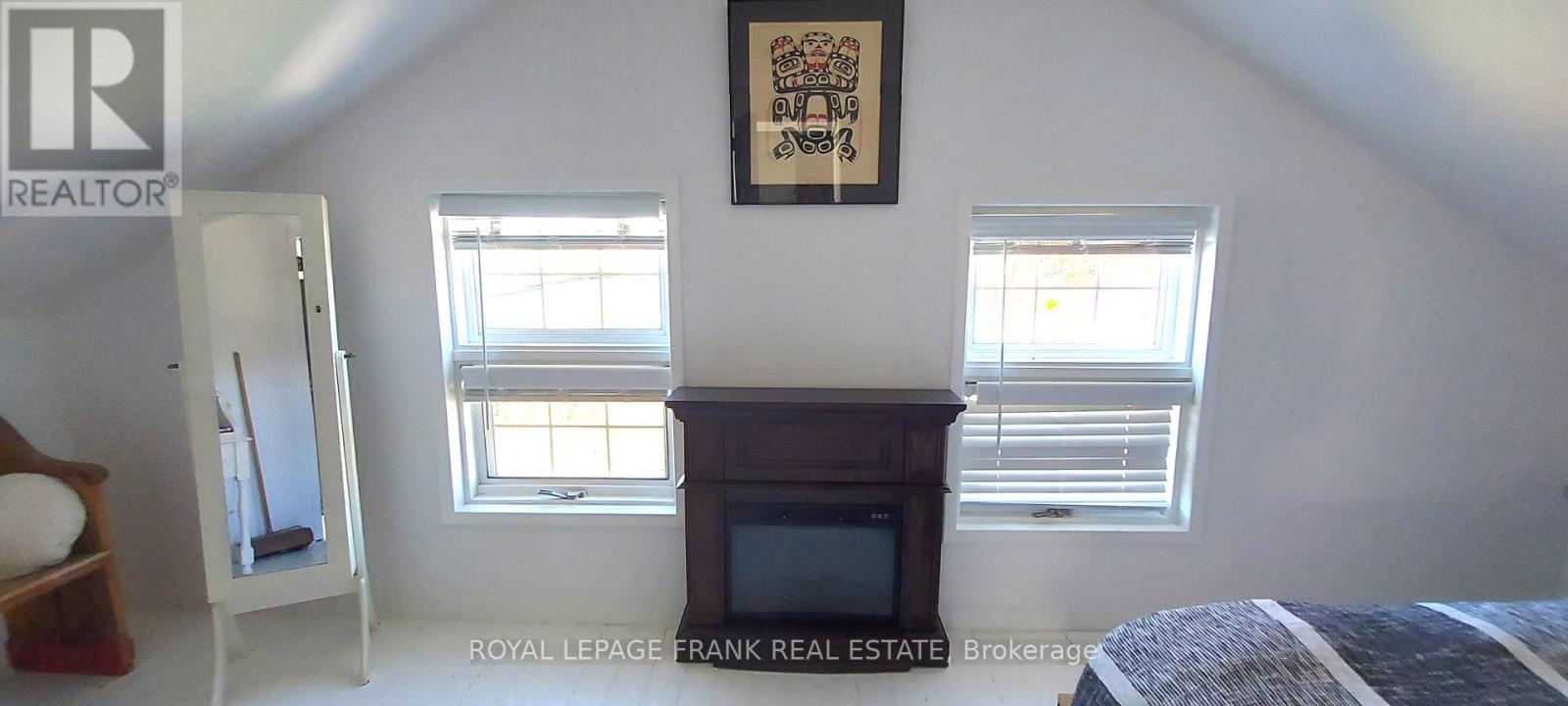 












83 STORE STREET

,
Tweed (Elzevir (Twp)),




Ontario
K0K3J0

