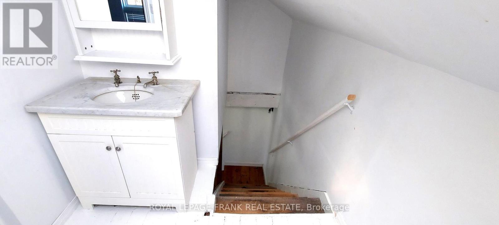 












83 STORE STREET

,
Tweed (Elzevir (Twp)),




Ontario
K0K3J0


