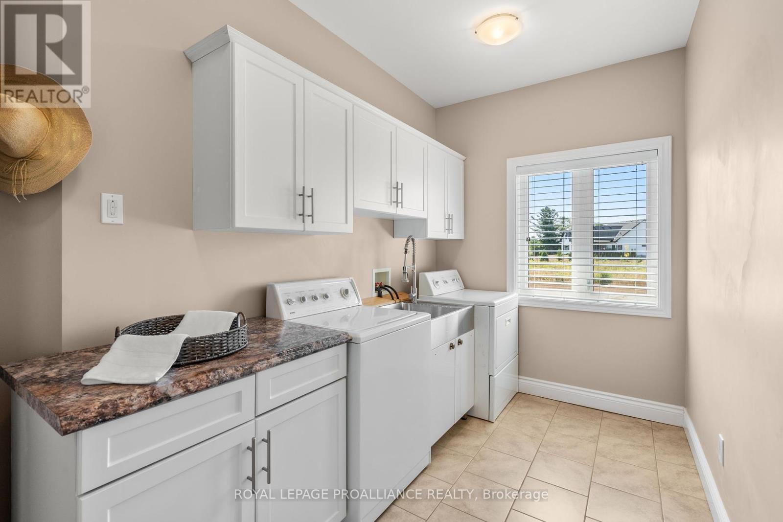 












1151 VERNONVILLE ROAD

,
Alnwick/Haldimand (Grafton),




Ontario
K0K2G0


