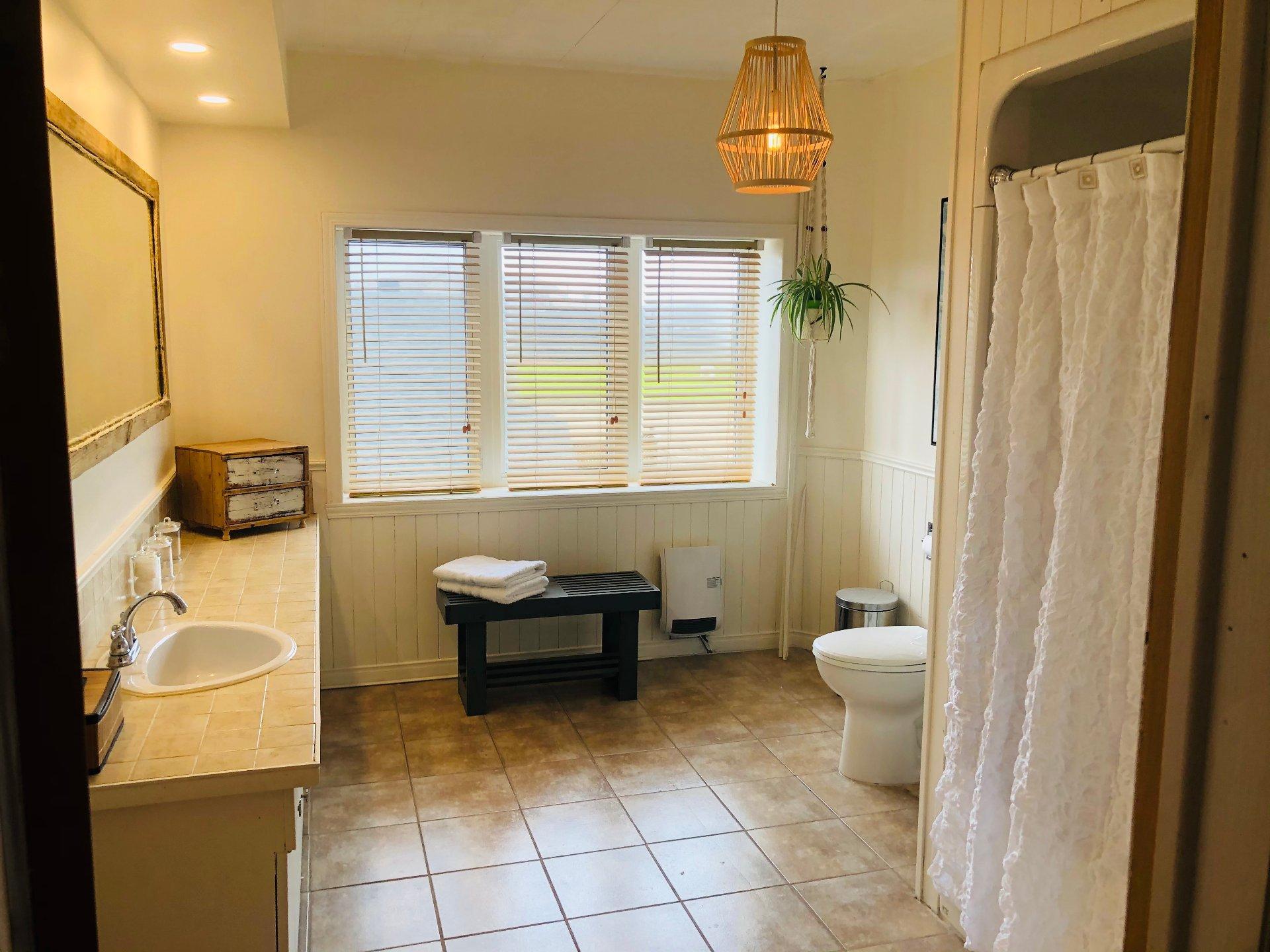









221


Ch. Principal

,
Les Îles-de-la-Madeleine,




QC
G4T1C8

