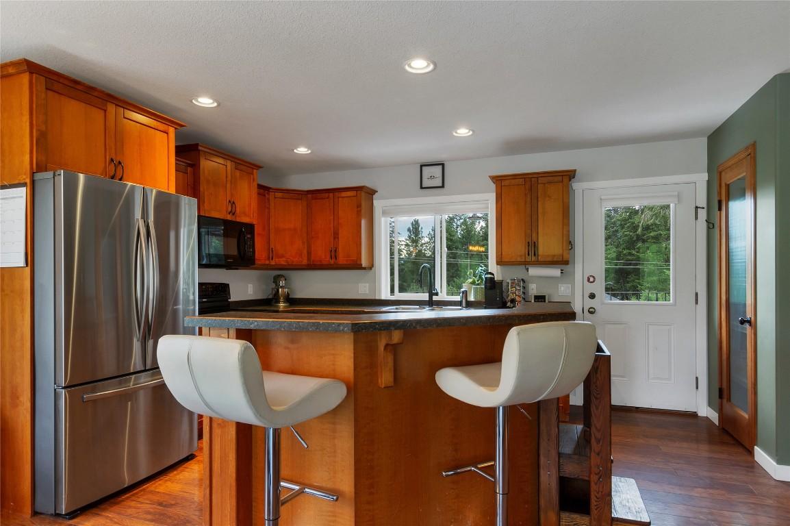 









5644


Lynes

Road,
Falkland,




BC
V0E 1W0

