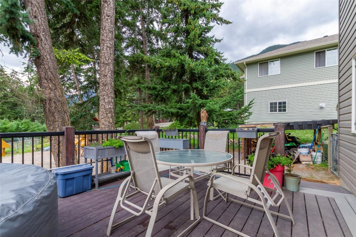 









5644


Lynes

Road,
Falkland,




BC
V0E 1W0


