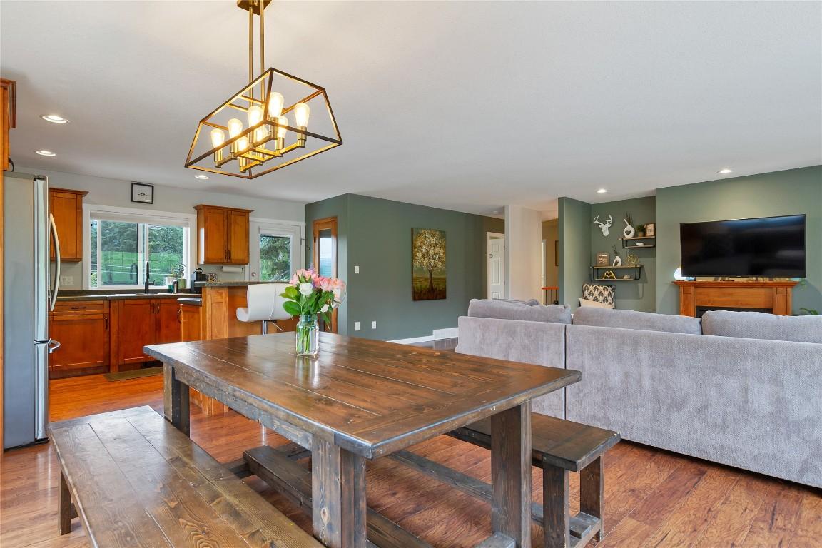 









5644


Lynes

Road,
Falkland,




BC
V0E 1W0

