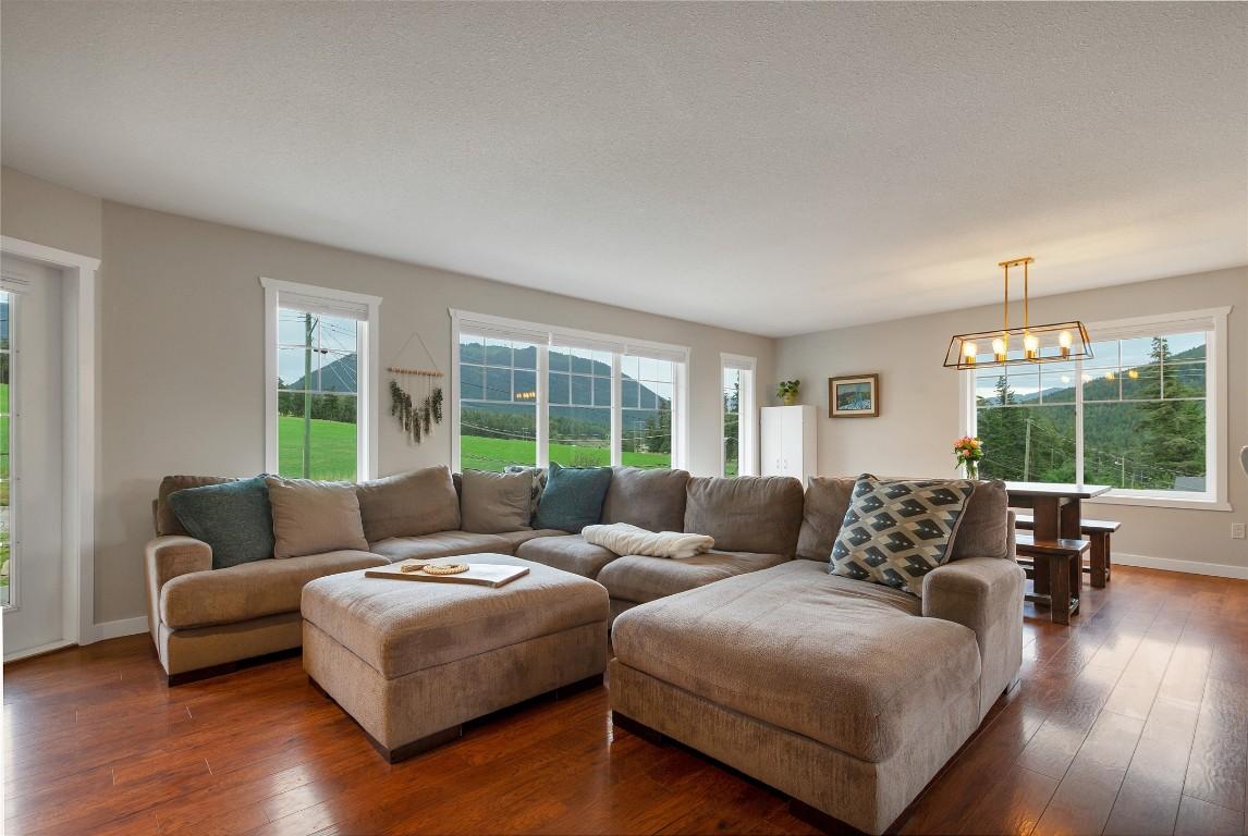 









5644


Lynes

Road,
Falkland,




BC
V0E 1W0


