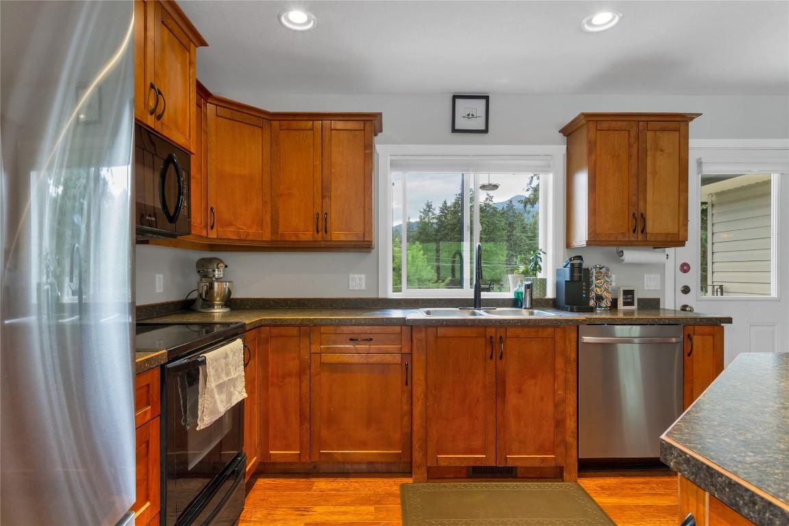 









5644


Lynes

Road,
Falkland,




BC
V0E 1W0

