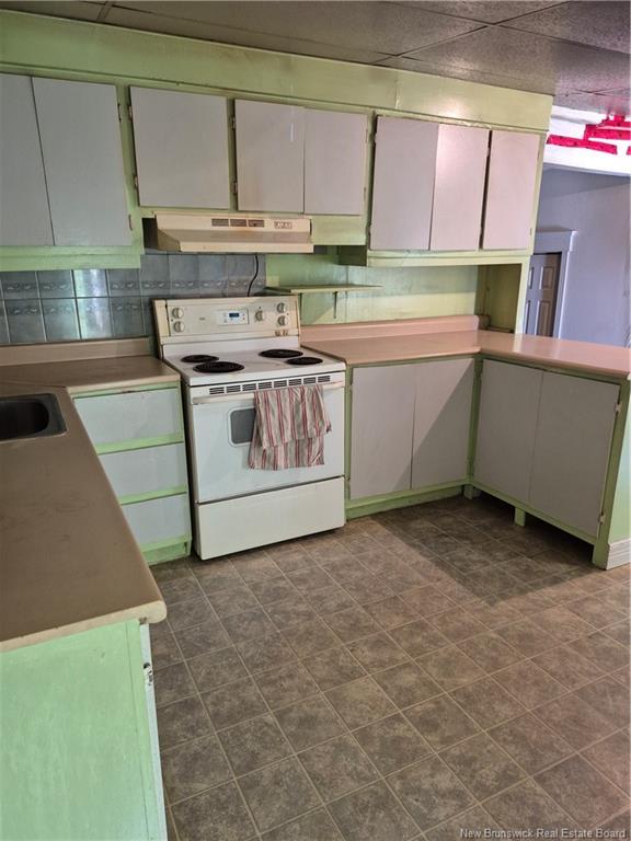 









815


Rte 303

,
Village-Des-Poirier,




NB
E8N 1N2

