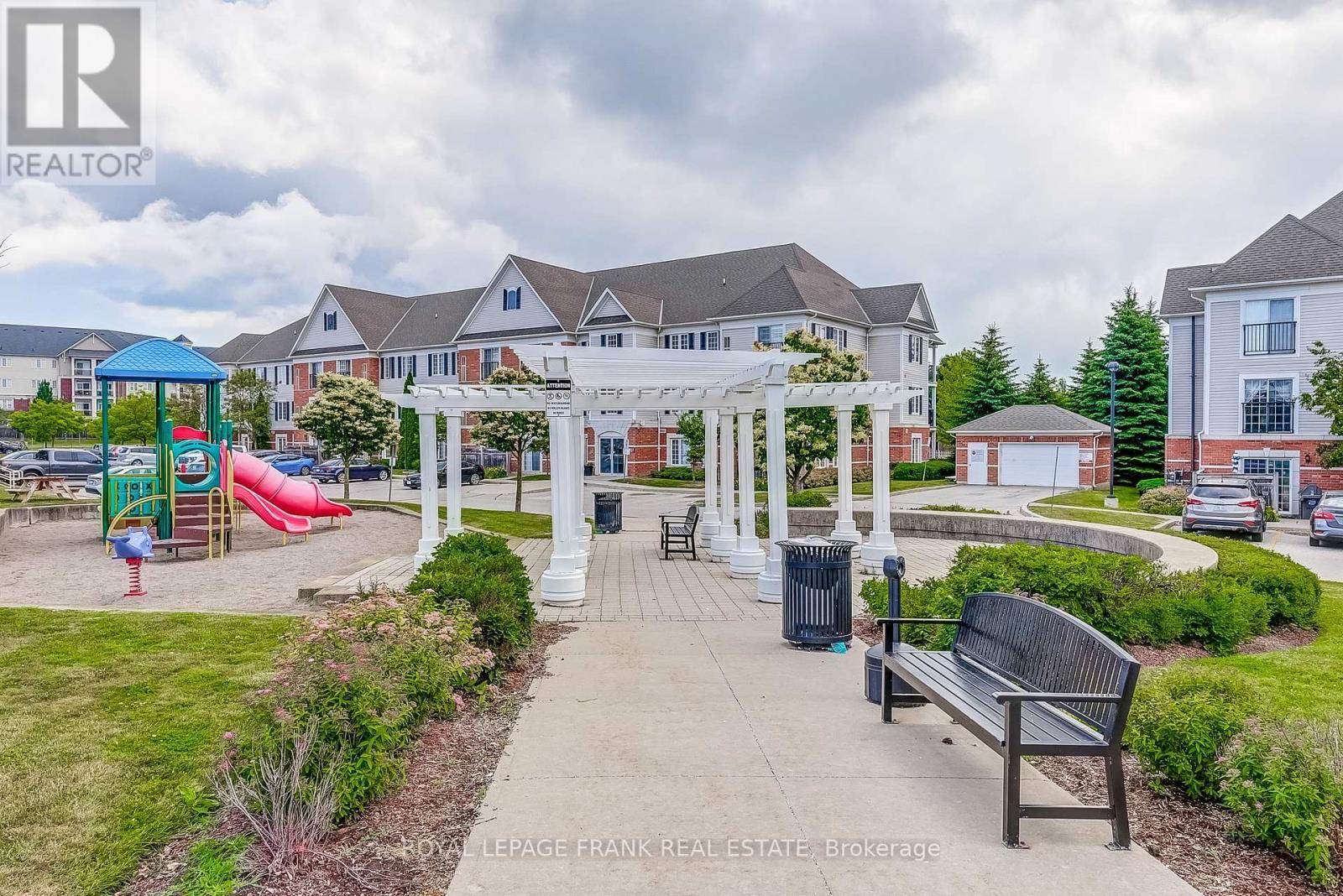 












311 - 94 ASPEN SPRINGS DRIVE

,
Clarington (Bowmanville),




Ontario
L1C5A2

