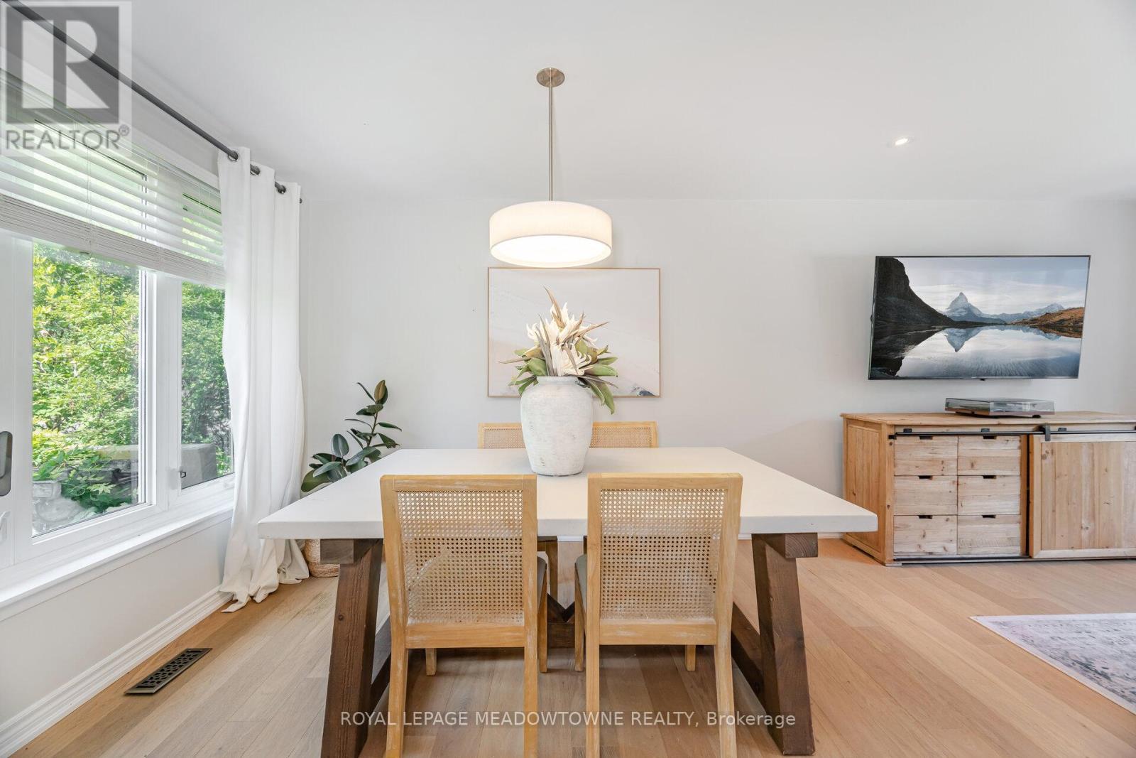 












653 JOYCE BOULEVARD

,
Milton,




Ontario
L9T3E3

