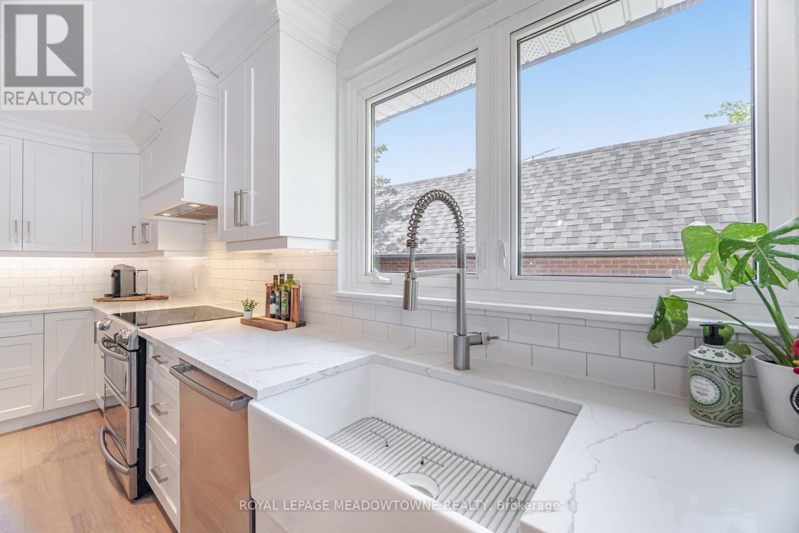












653 JOYCE BOULEVARD

,
Milton,




Ontario
L9T3E3

