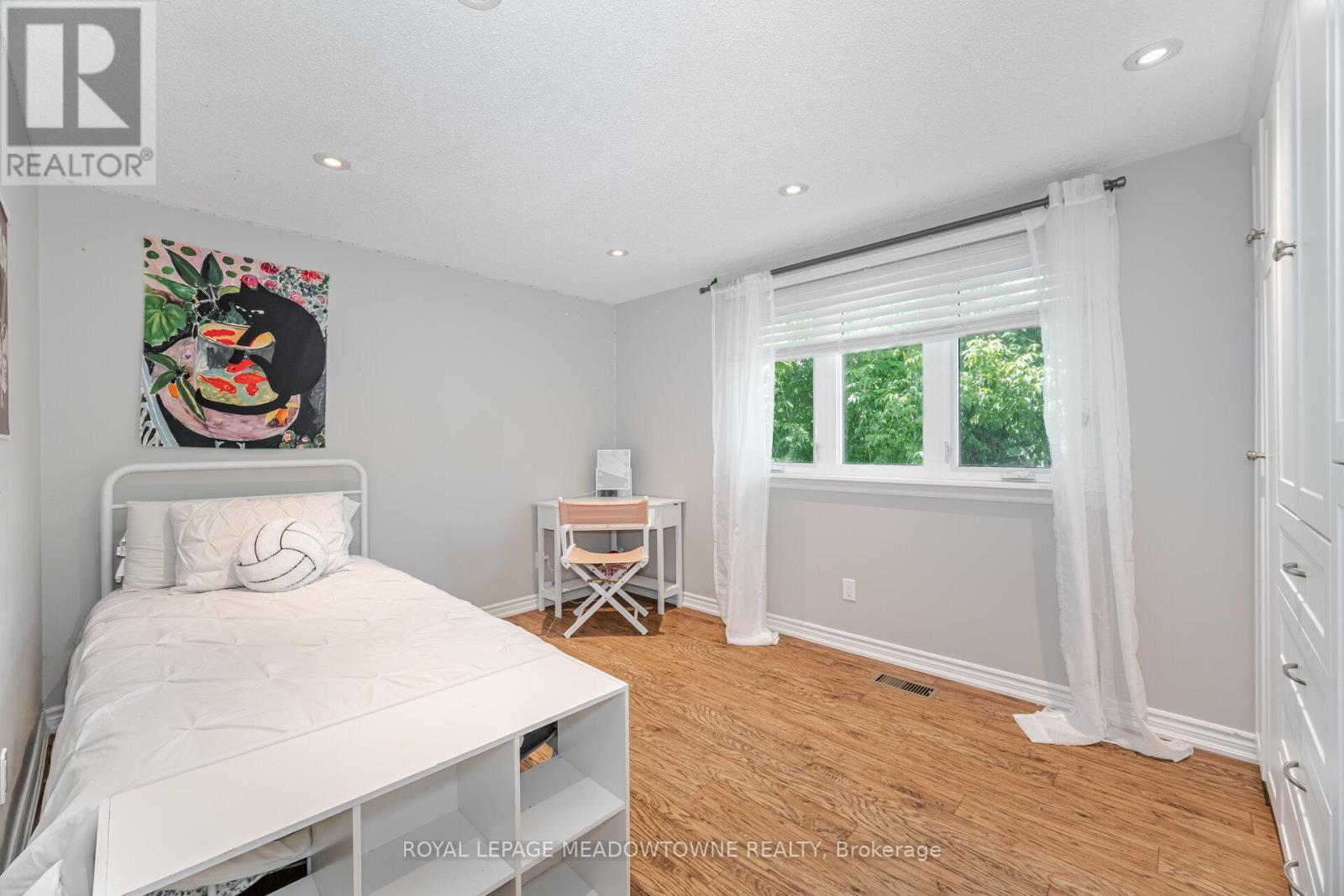












653 JOYCE BOULEVARD

,
Milton,




Ontario
L9T3E3

