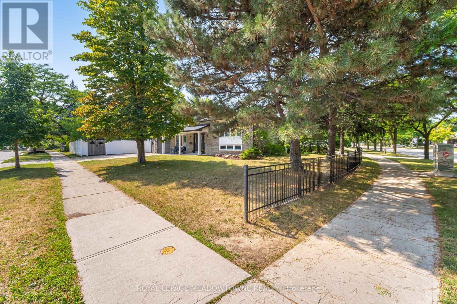 












653 JOYCE BOULEVARD

,
Milton,




Ontario
L9T3E3

