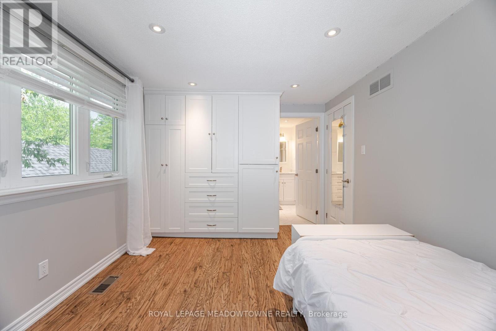 












653 JOYCE BOULEVARD

,
Milton,




Ontario
L9T3E3

