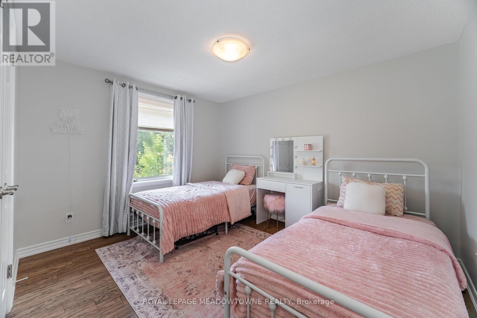 












653 JOYCE BOULEVARD

,
Milton,




Ontario
L9T3E3

