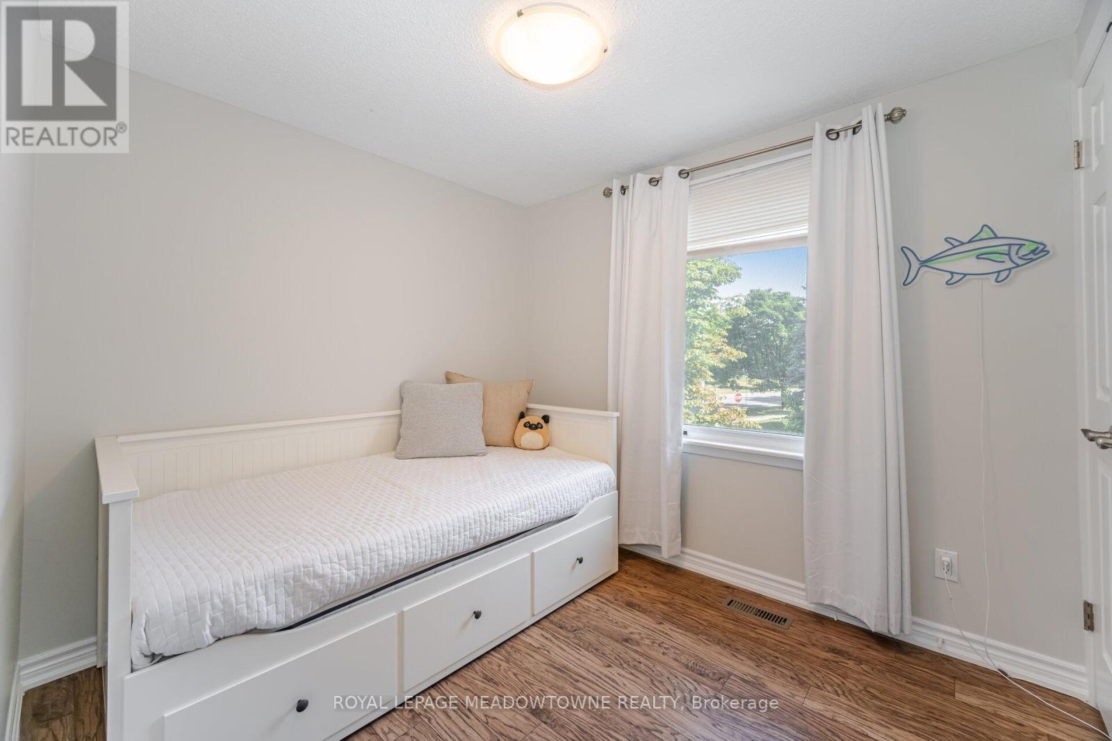 












653 JOYCE BOULEVARD

,
Milton,




Ontario
L9T3E3

