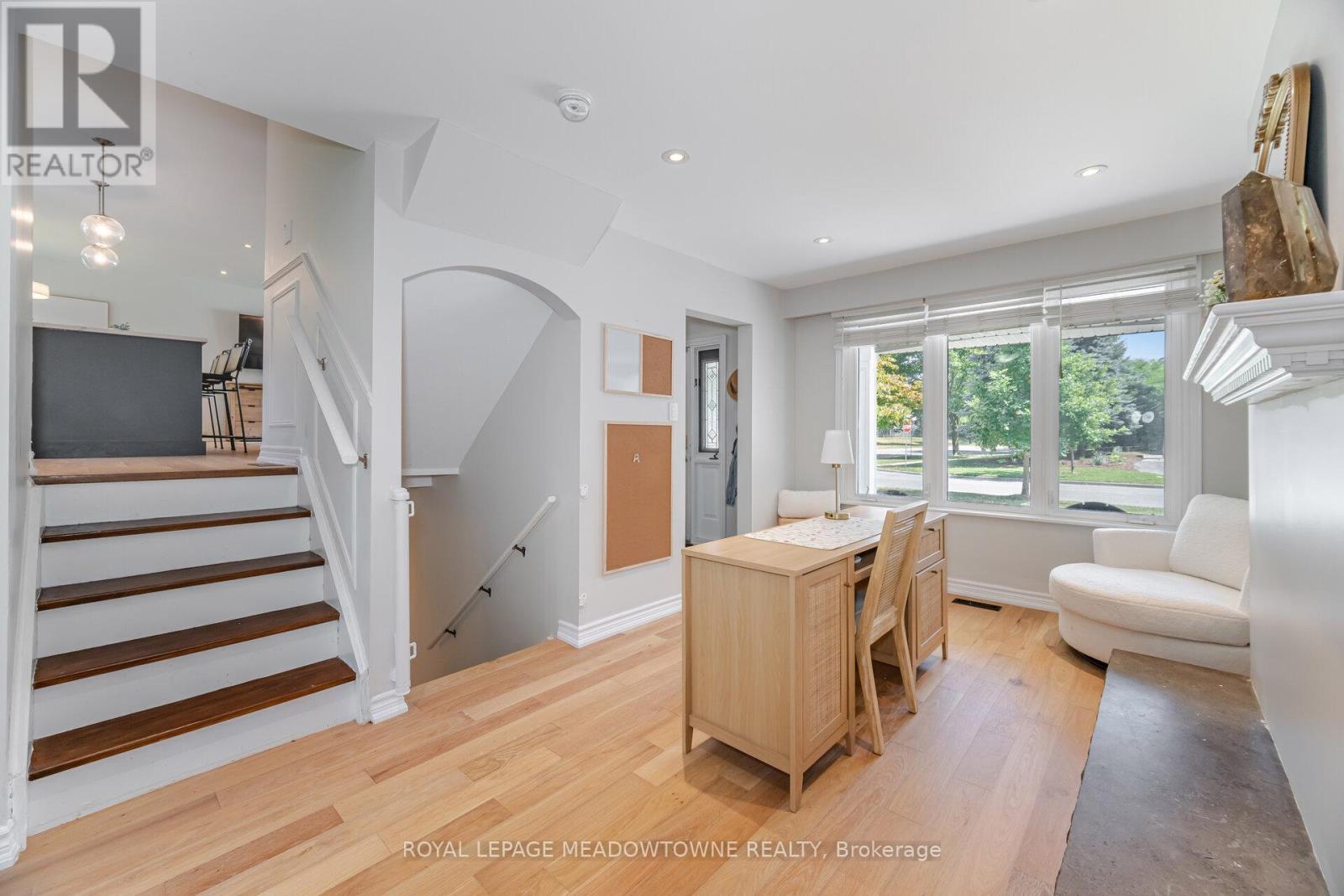 












653 JOYCE BOULEVARD

,
Milton,




Ontario
L9T3E3

