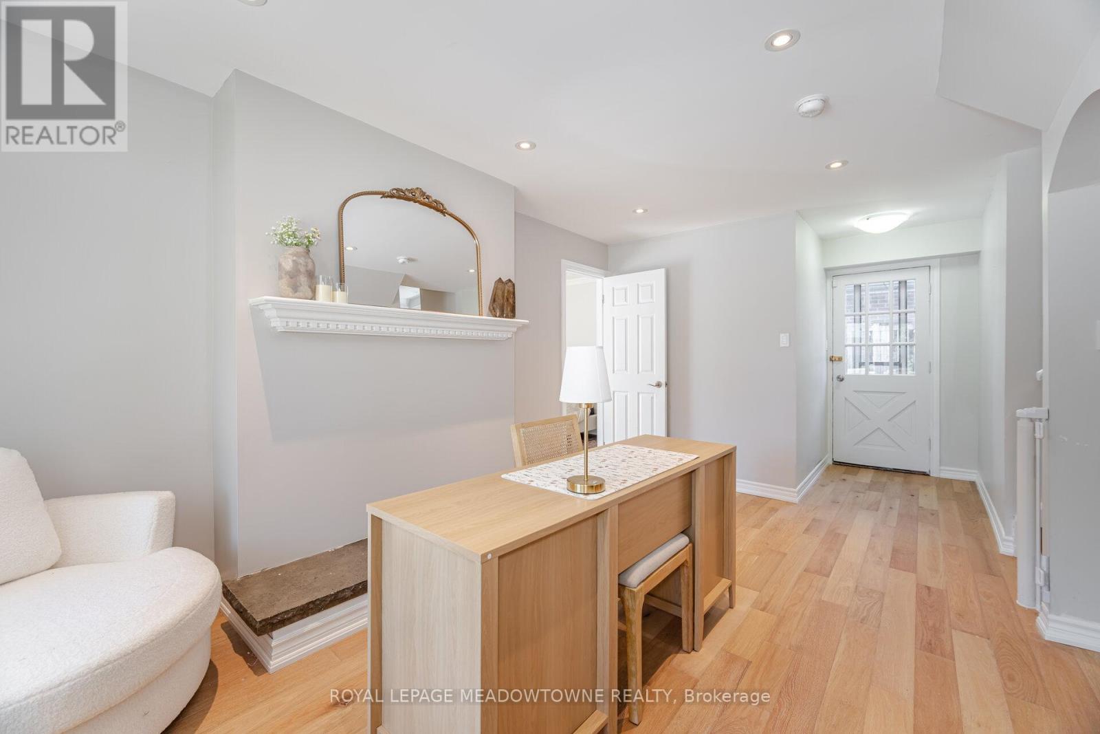 












653 JOYCE BOULEVARD

,
Milton,




Ontario
L9T3E3

