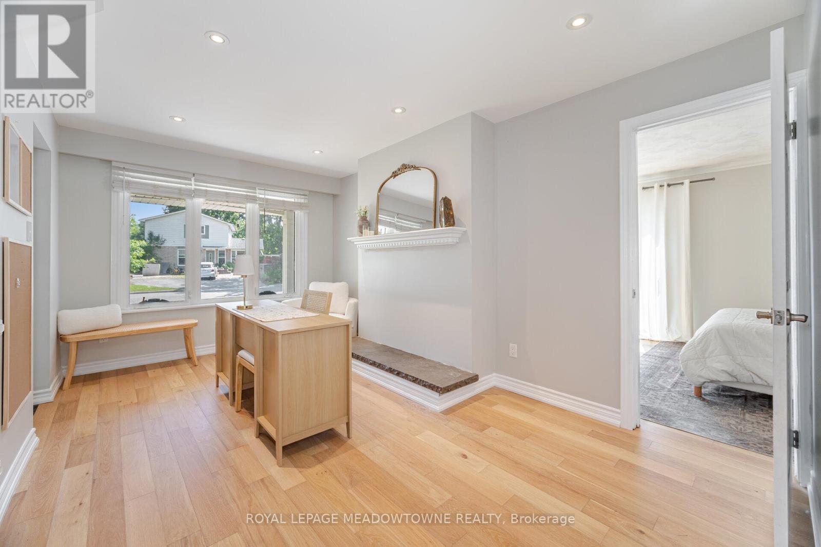 












653 JOYCE BOULEVARD

,
Milton,




Ontario
L9T3E3

