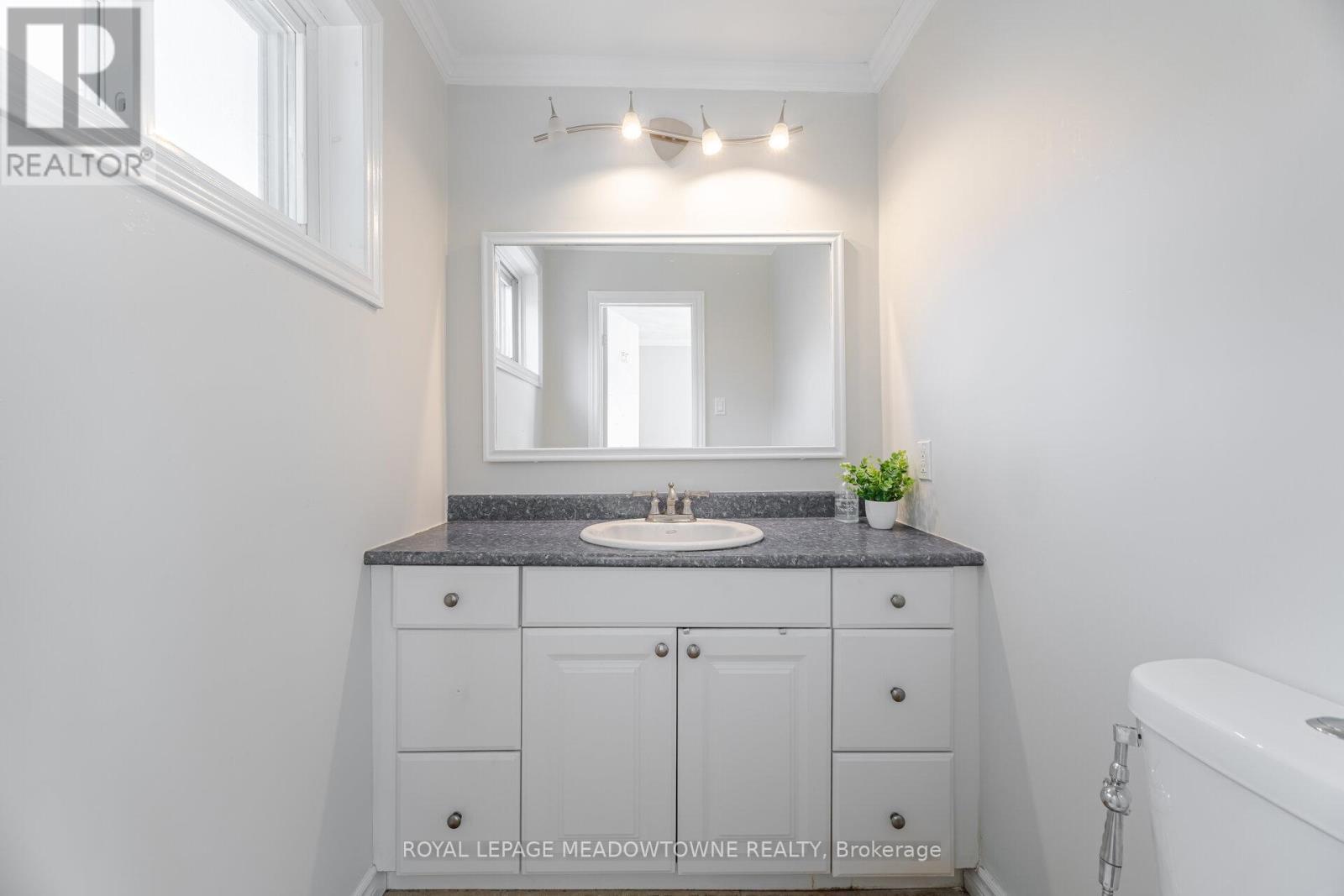 












653 JOYCE BOULEVARD

,
Milton,




Ontario
L9T3E3

