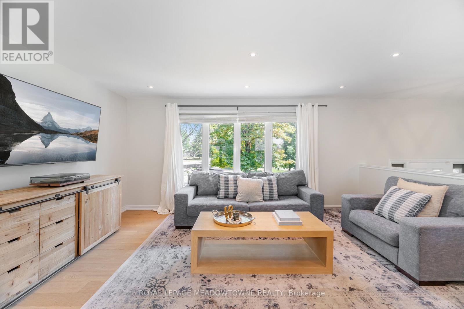












653 JOYCE BOULEVARD

,
Milton,




Ontario
L9T3E3

