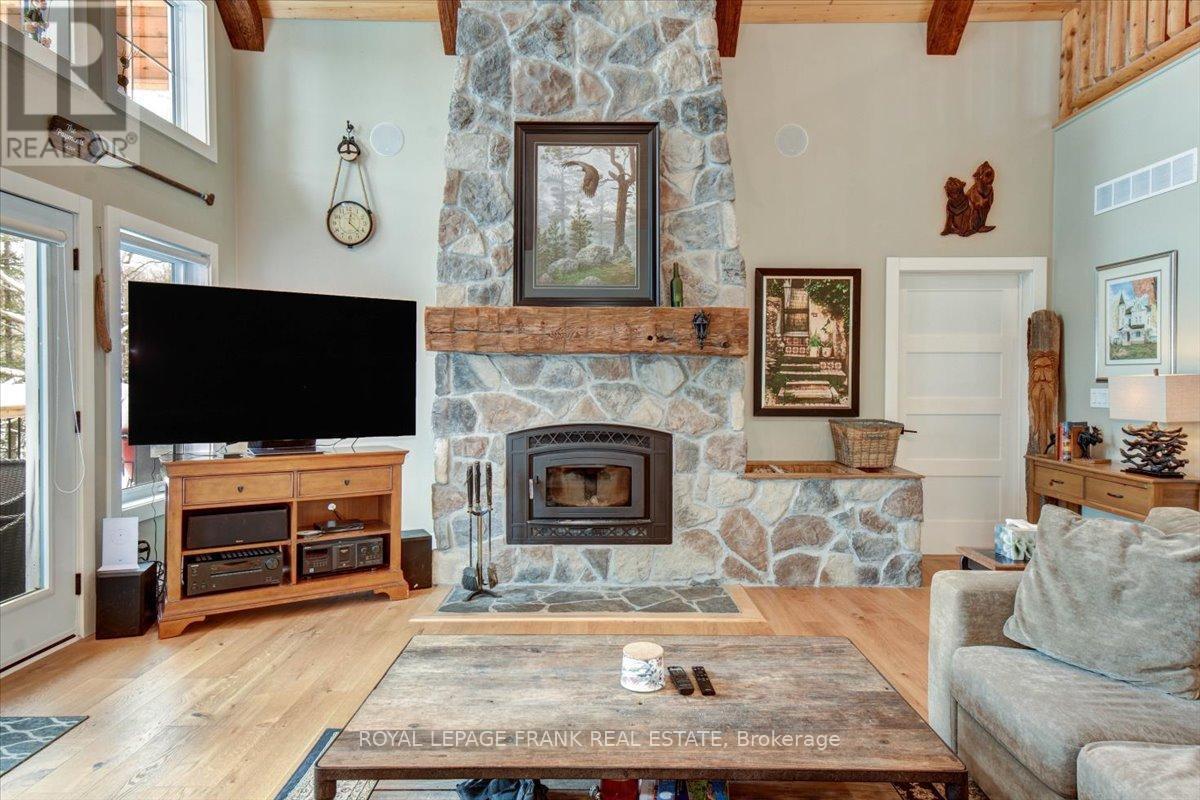 












355 WEST DIAMOND LAKE ROAD

,
Hastings Highlands (Herschel Ward),




Ontario
K0L2A0

