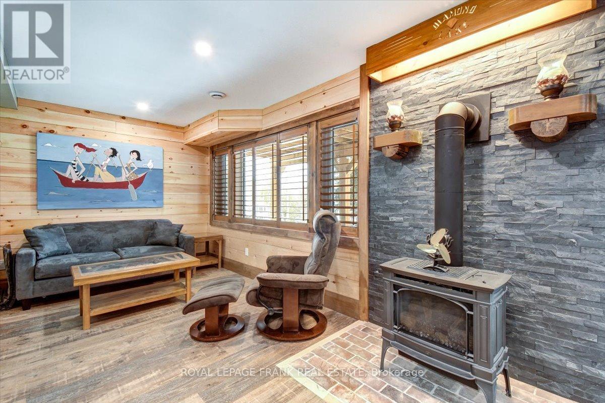 












355 WEST DIAMOND LAKE ROAD

,
Hastings Highlands (Herschel Ward),




Ontario
K0L2A0

