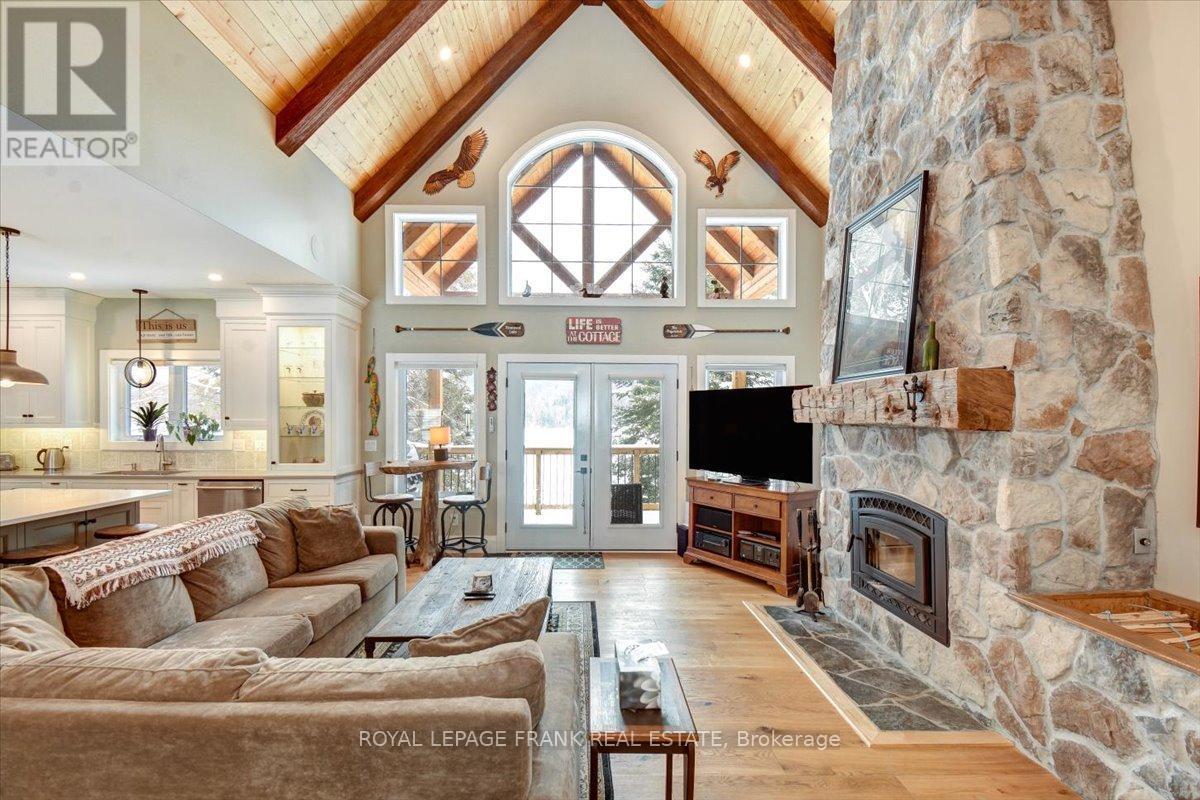 












355 WEST DIAMOND LAKE ROAD

,
Hastings Highlands (Herschel Ward),




Ontario
K0L2A0

