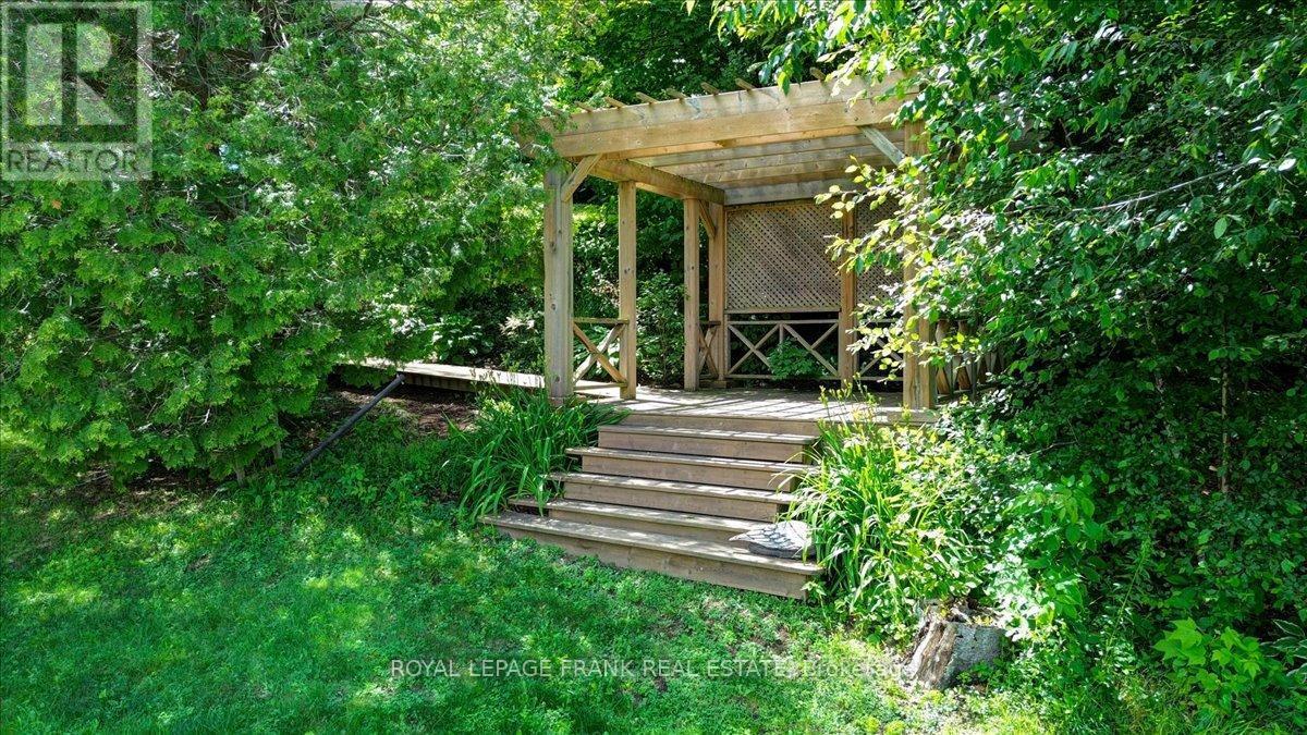 












355 WEST DIAMOND LAKE ROAD

,
Hastings Highlands (Herschel Ward),




Ontario
K0L2A0

