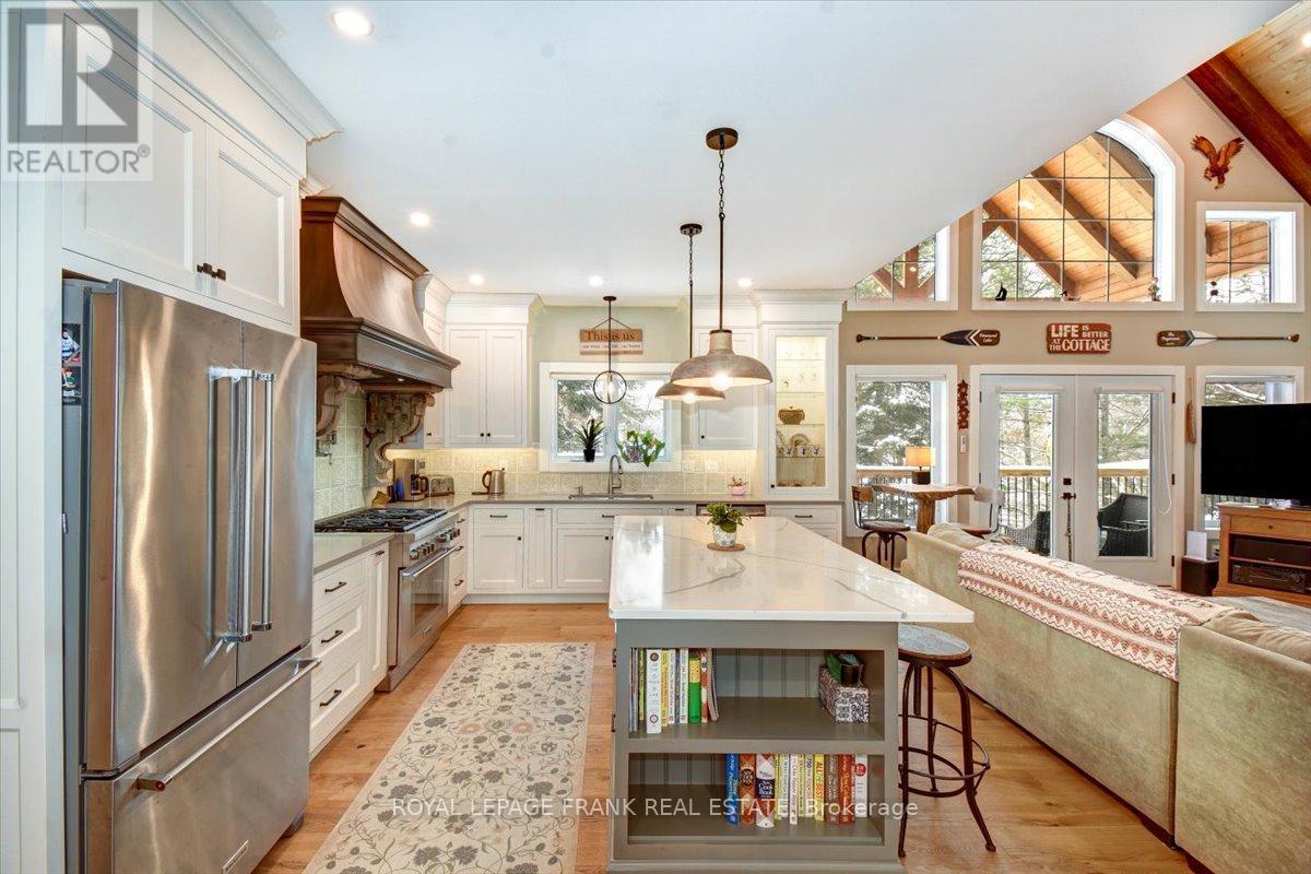 












355 WEST DIAMOND LAKE ROAD

,
Hastings Highlands (Herschel Ward),




Ontario
K0L2A0

