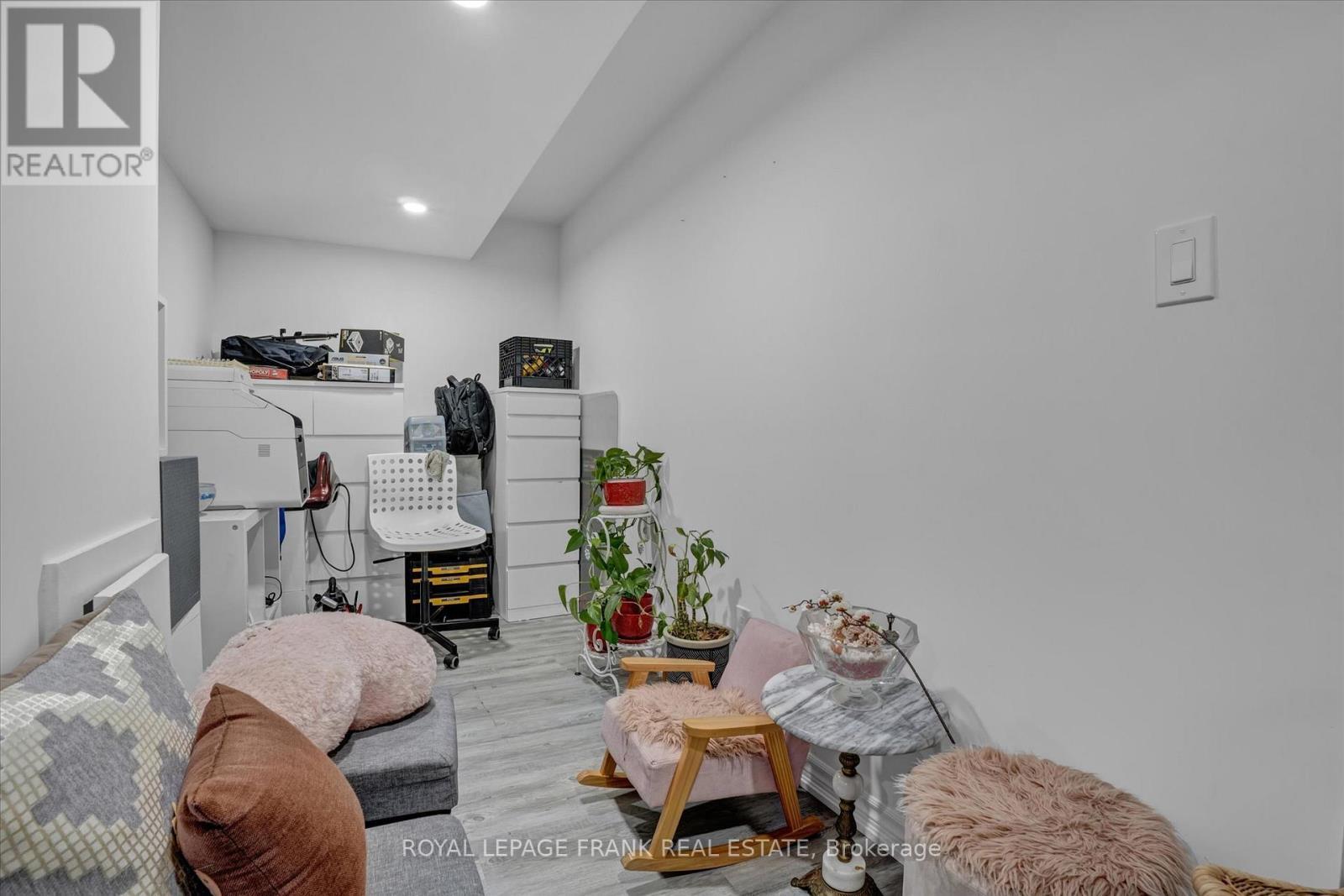 












1330 ALDERGROVE DRIVE

,
Oshawa (Taunton),




Ontario
L1K2Y6

