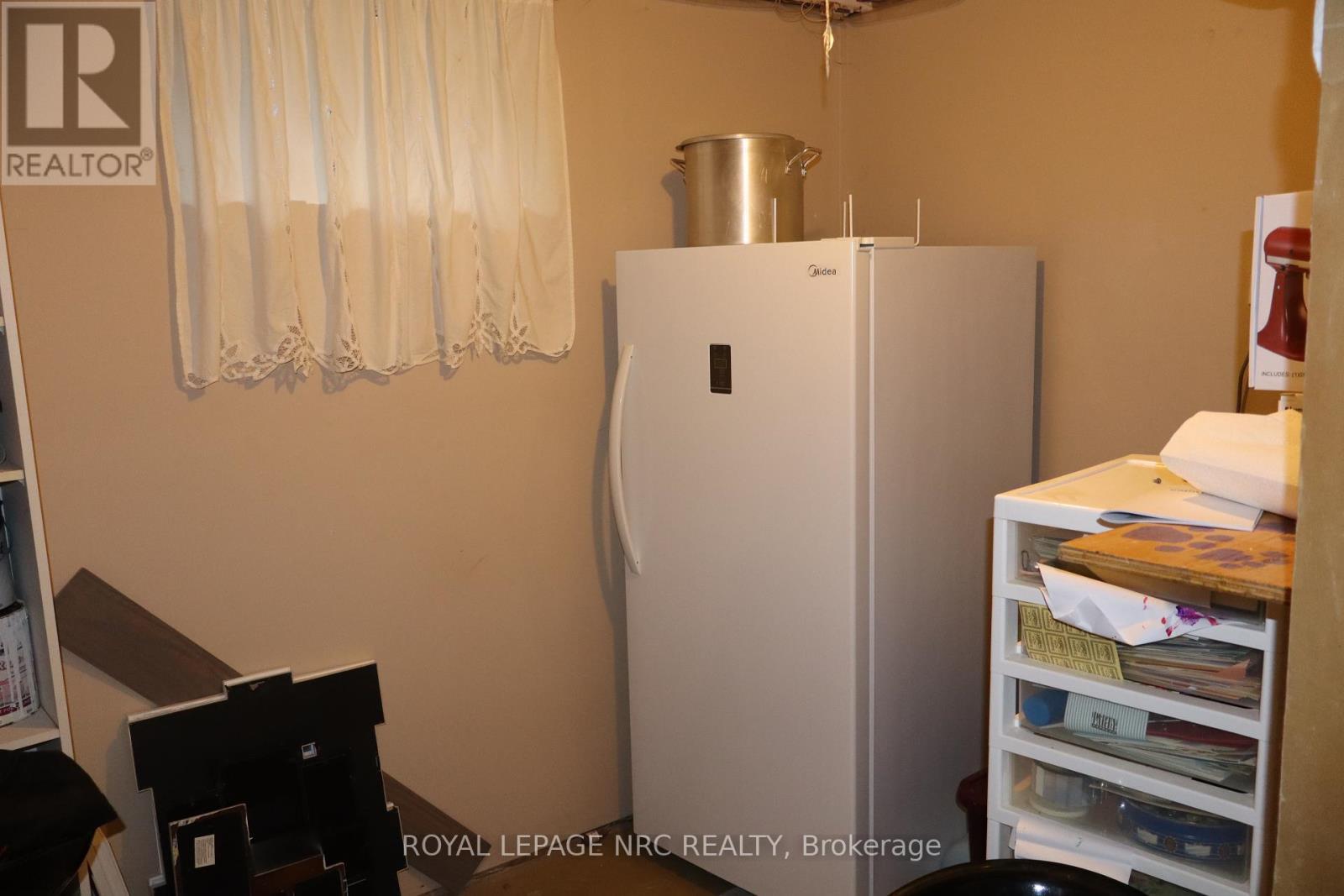 












3071 BASSWOOD COURT

,
Niagara Falls (Church's Lane),




Ontario
L2J2G9


