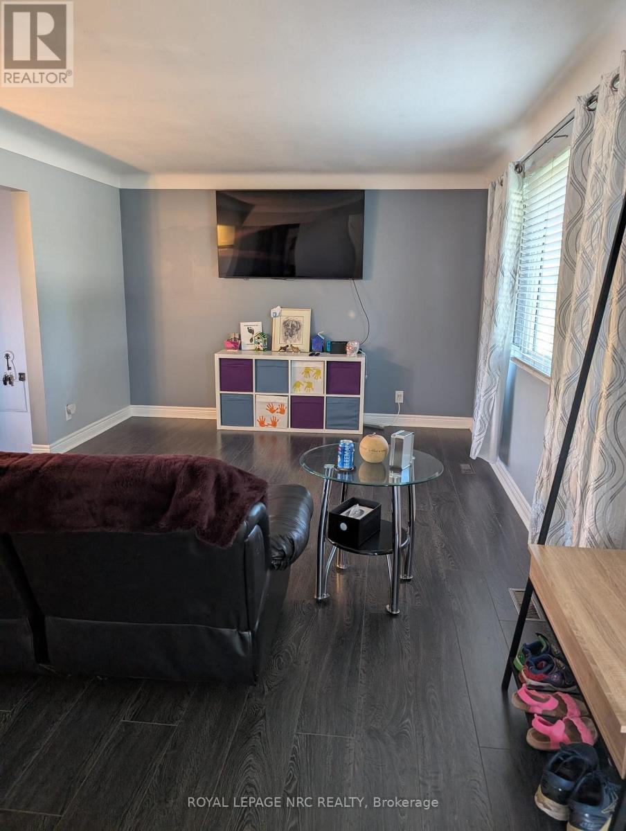 












3071 BASSWOOD COURT

,
Niagara Falls (Church's Lane),




Ontario
L2J2G9

